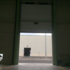 Puerta seccional industrial